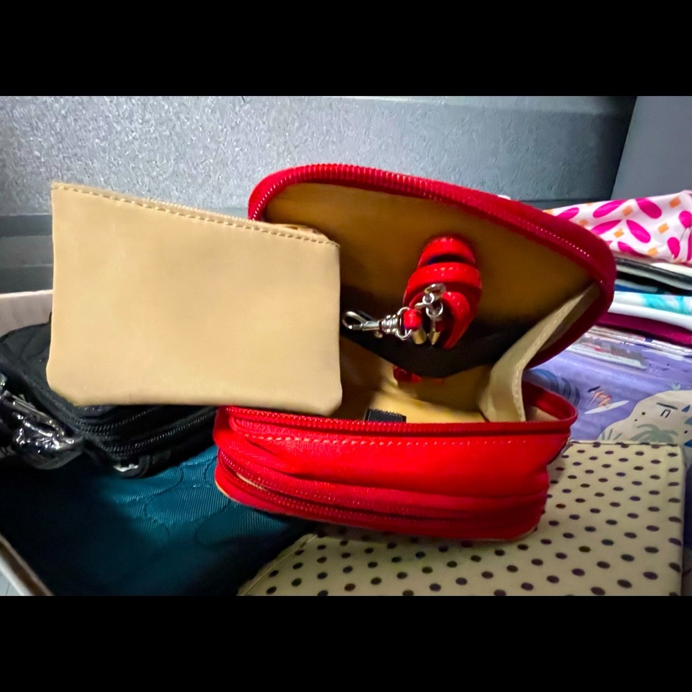 Crossbody wallet